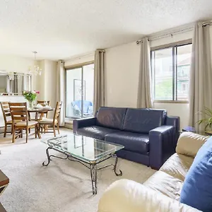 Entire Downtown, Walk To Bmo & Stampede, Parking, 1,5 Hrs To Banff Apartment Calgary