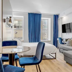 Initial / Icone / Quebec+stat Apartment Quebec City